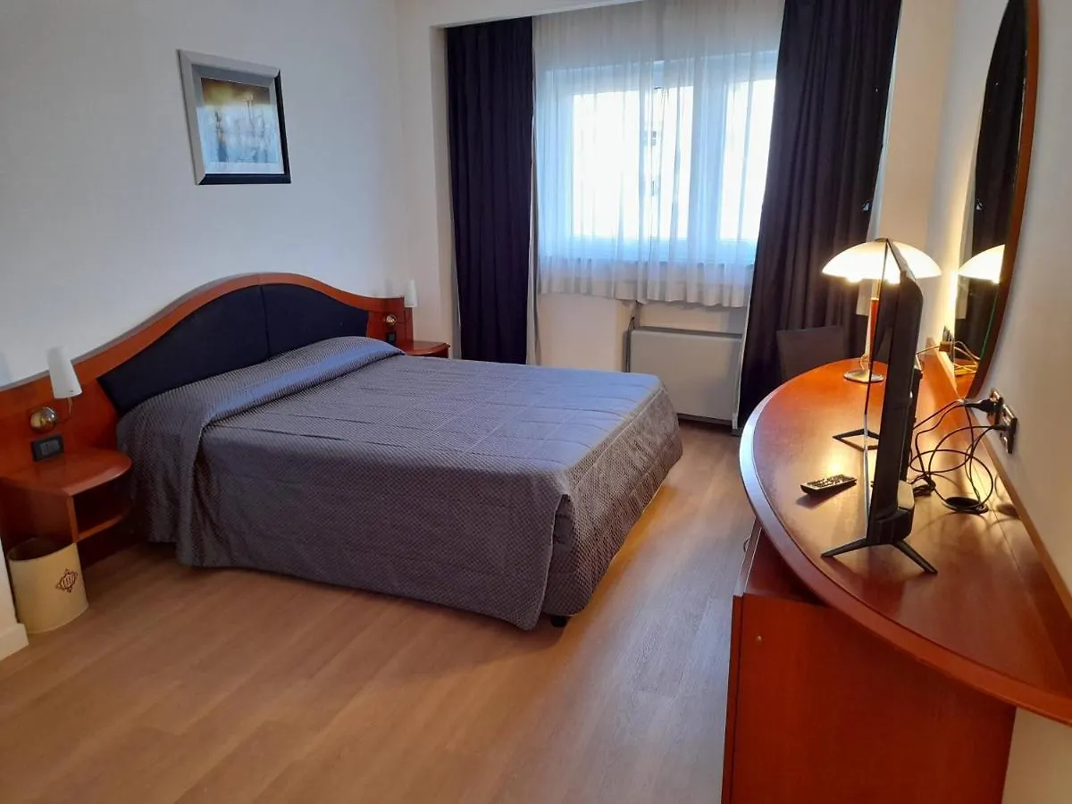 Hotel Donizetti Lallio 3*,