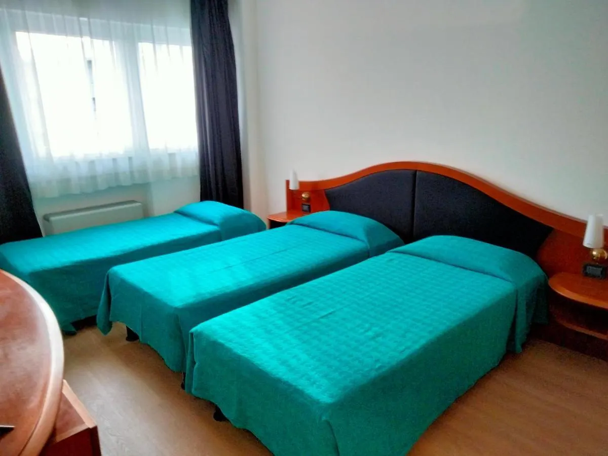 Hotel Donizetti Lallio 3*,  Italien