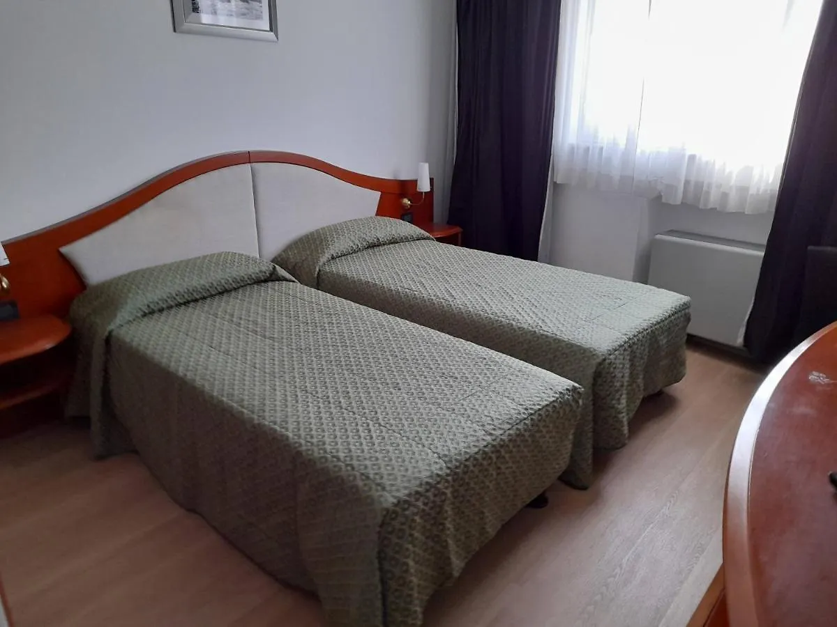 Hotel Donizetti Lallio 3*,